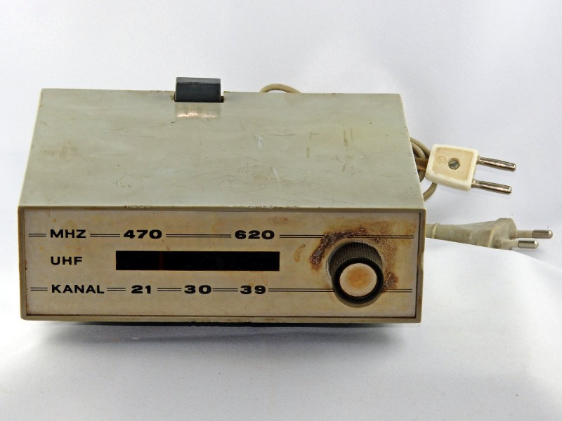 UHF-Konverter II aus dem RFT-Werk Elektrotechnik Eisenach UHF-Konverter II aus dem RFT-Werk Elektrotechnik Eisenach