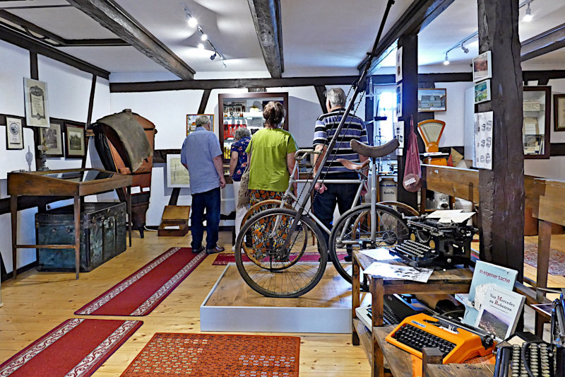 Blick in die Ausstellung zur Vereins- und Industriegeschichte.